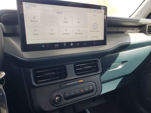 Used 2025 Ford Maverick XL image 24