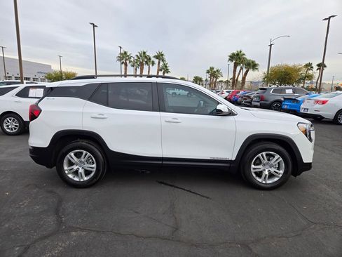 Used 2023 GMC Terrain SLE w/ Driver Convenience Package image 7