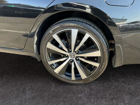 Used 2022 Nissan Altima 2.5 Platinum AWD/4WD image 9