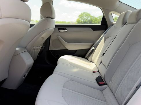 Used 2019 Hyundai Sonata SE FWD image 25
