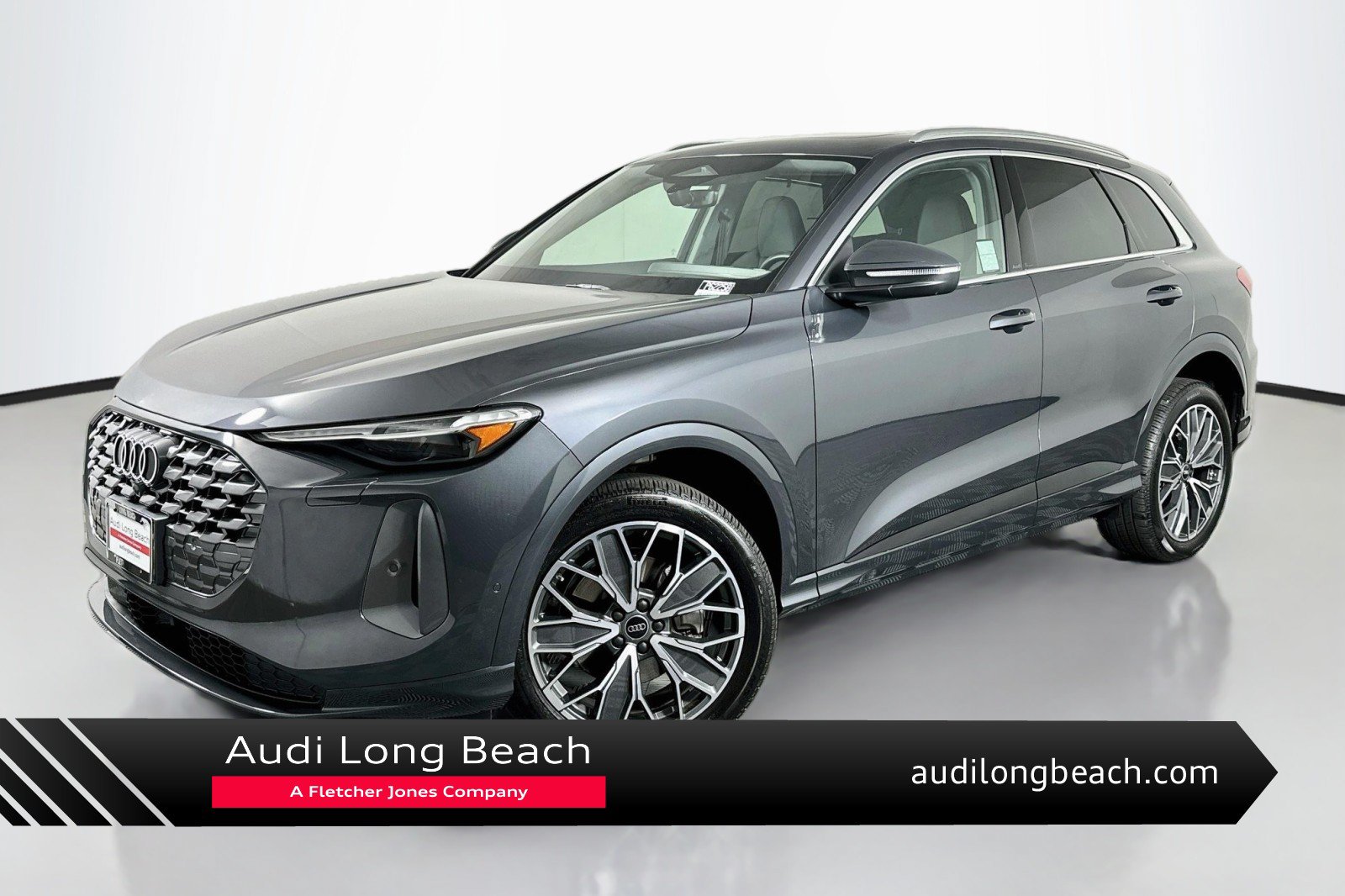 Used 2025 Audi Q5 Premium w/ Premium Plus AWD/4WD image 1