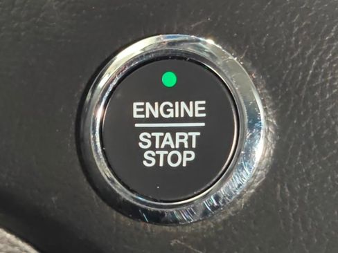 Used 2017 Ford Edge SE image 15