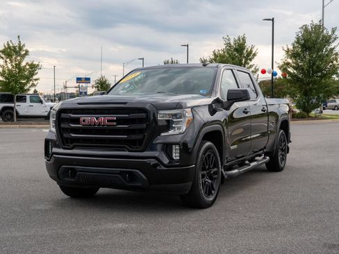 Used 2019 GMC Sierra 1500 Elevation w/ Elevation Value Package AWD/4WD image 3