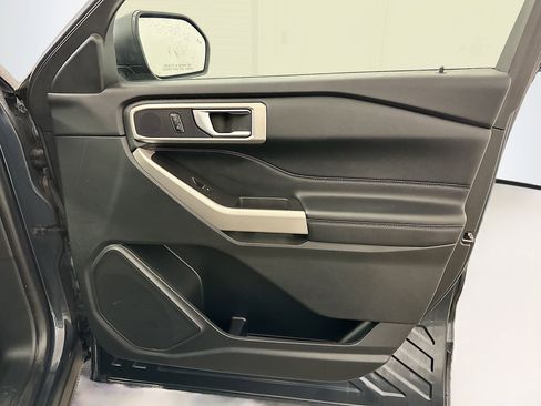 Used 2023 Ford Explorer XLT w/ Equipment Group 202A image 36