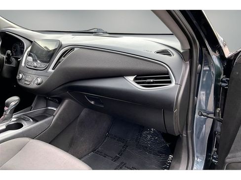 Used 2021 Chevrolet Malibu RS FWD image 25