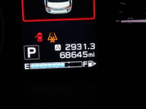 Used 2019 Subaru Crosstrek 2.0i Premium w/ Eyesight System image 18