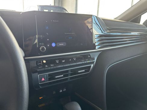 Used 2025 Toyota Camry LE image 21