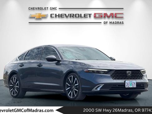 Used 2023 Honda Accord Touring image 1