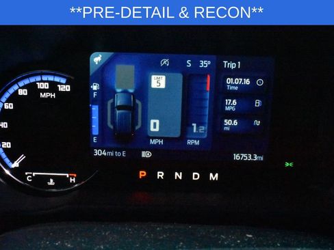 Used 2023 Ford Bronco Badlands image 11