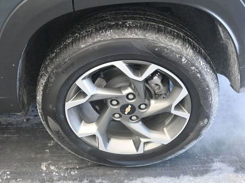 Used 2025 Chevrolet Trax LT image 15