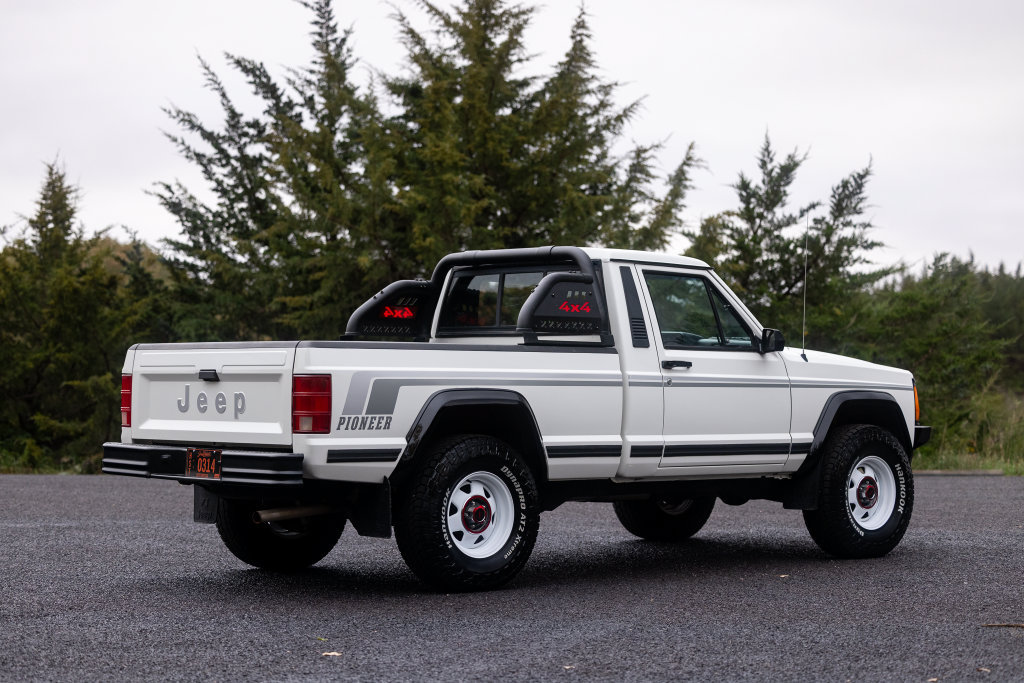 Used 1988 Jeep Comanche Pioneer AWD/4WD image 45