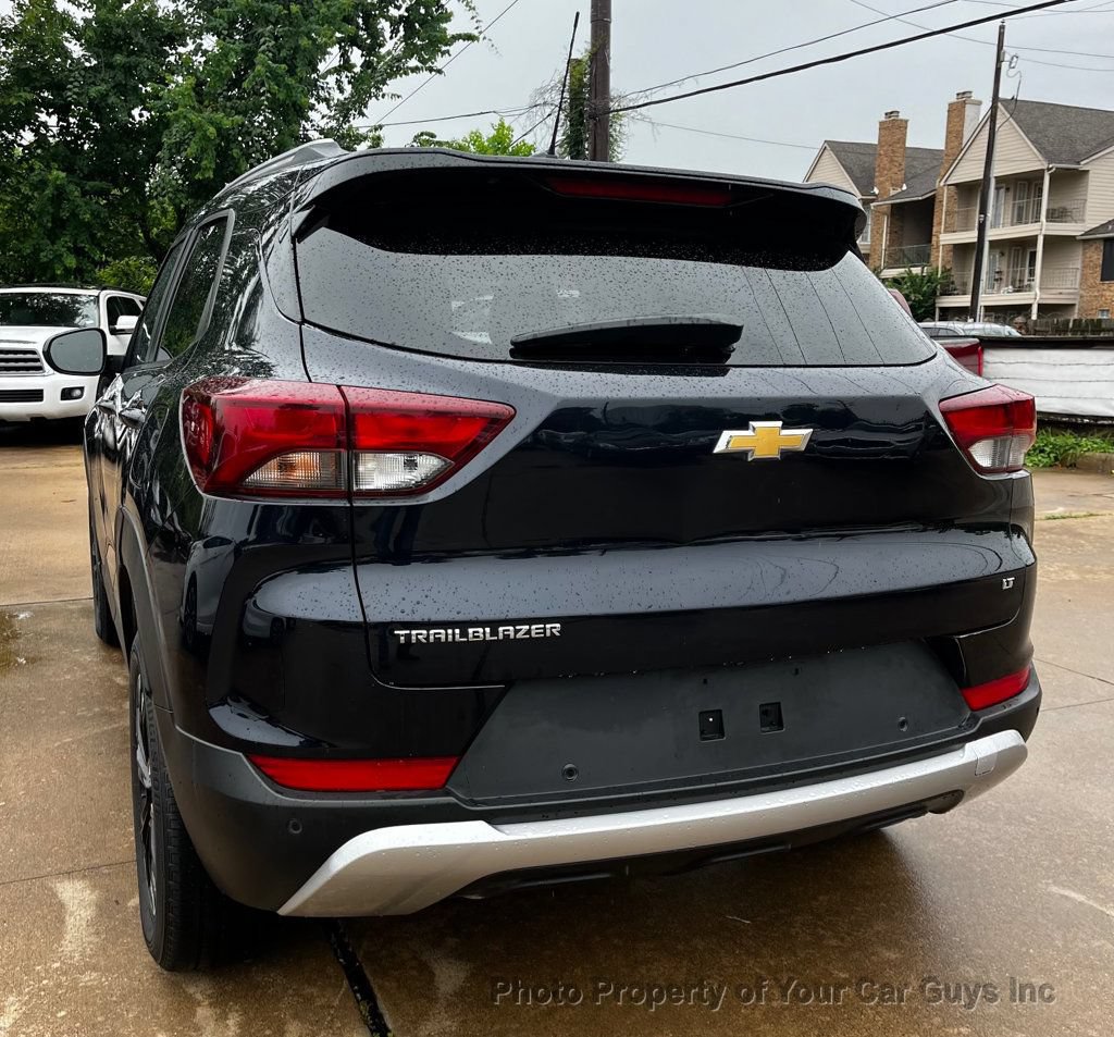 Used 2021 Chevrolet TrailBlazer LT w/ Sun and Liftgate Package FWD image 9