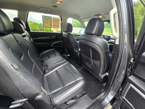 Used 2023 Kia Telluride LX AWD/4WD image 23