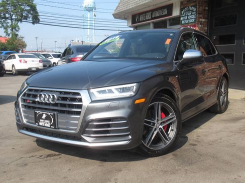 Used 2018 Audi SQ5 Premium Plus w/ S Sport Package AWD/4WD image 41
