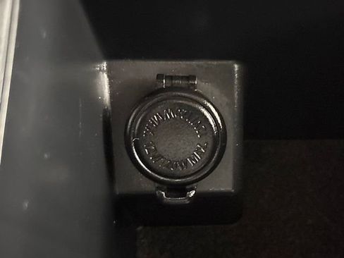 Used 2021 Subaru Outback Limited AWD/4WD image 32