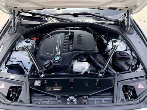 Used 2014 BMW 535i xDrive Sedan AWD/4WD image 32