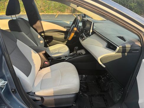 Used 2020 Toyota Corolla LE FWD image 25