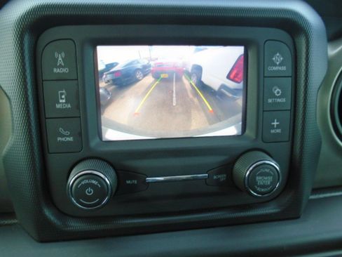 Used 2020 Jeep Wrangler Unlimited Sport S image 25