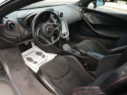 Used 2017 McLaren 570S RWD image 9