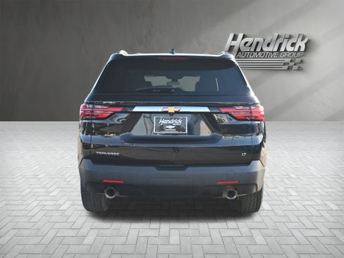 Used 2022 Chevrolet Traverse LT image 9