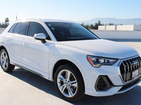 Used 2020 Audi Q3 2.0T Premium w/ Convenience Package image 2