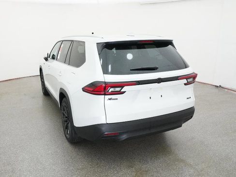New 2026 Toyota Grand Highlander XLE FWD image 9
