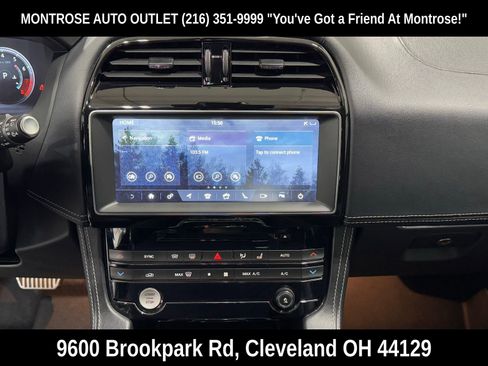 Used 2018 Jaguar F-PACE R-Sport image 24