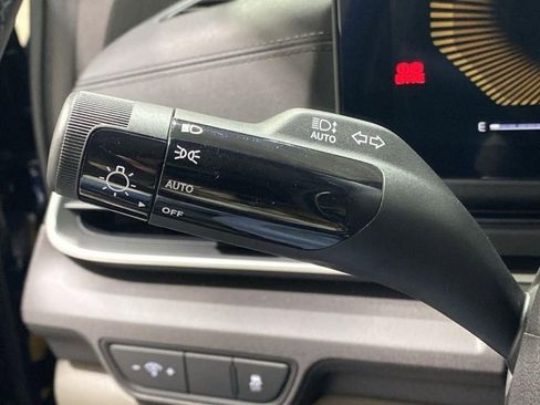 New 2026 Kia Carnival EX FWD image 35
