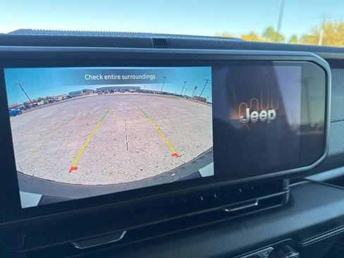 Used 2024 Jeep Wrangler Unlimited Rubicon 4xe image 16