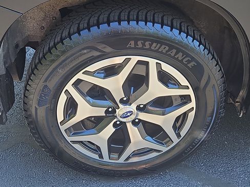 Certified 2023 Subaru Forester Premium AWD/4WD image 9