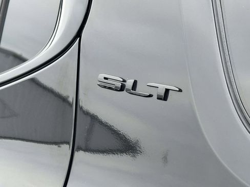 Certified 2021 GMC Acadia SLT w/ Elevation Edition image 11