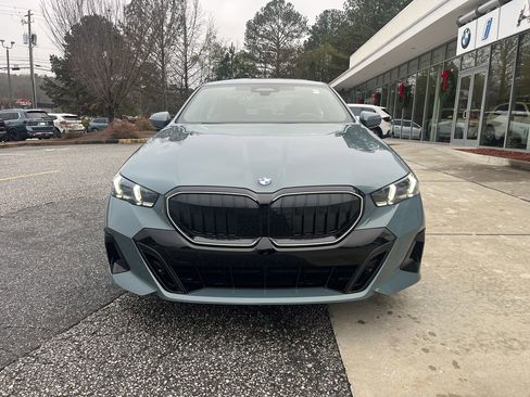 Used 2026 BMW 530i w/ M Sport Package image 3