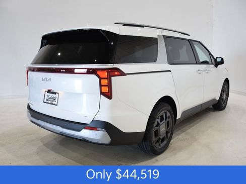 New 2026 Kia Carnival EX image 4