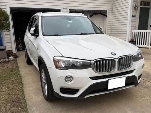 Used 2017 BMW X3 xDrive28i image 3