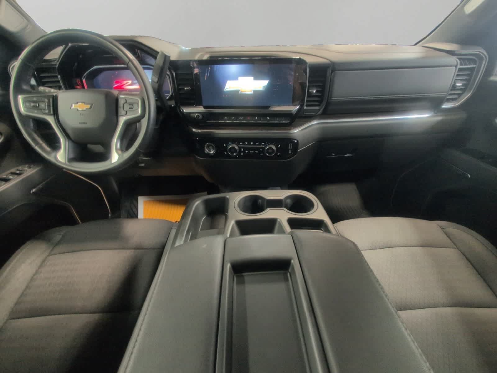 Used 2024 Chevrolet Silverado 1500 LT AWD/4WD image 10