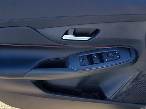 New 2026 Nissan Sentra SR w/ Floor Mat Package FWD image 6
