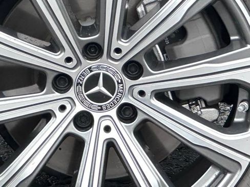 Certified 2025 Mercedes-Benz GLC 300 4MATIC image 13