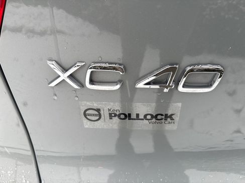 Certified 2025 Volvo XC40 B5 Plus image 8