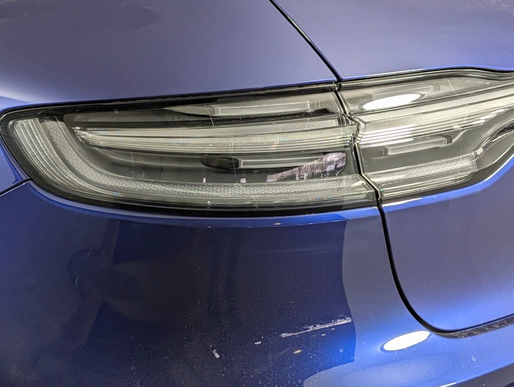 Certified 2026 Porsche Macan AWD/4WD image 16
