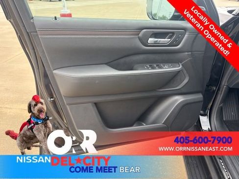 New 2026 Nissan Armada SL w/ Captain's Chari Seat Package AWD/4WD image 17
