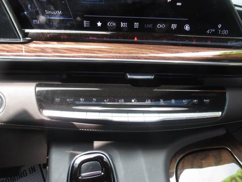 Used 2024 Cadillac Escalade Sport Platinum w/ LPO, Floor Liner Package image 39