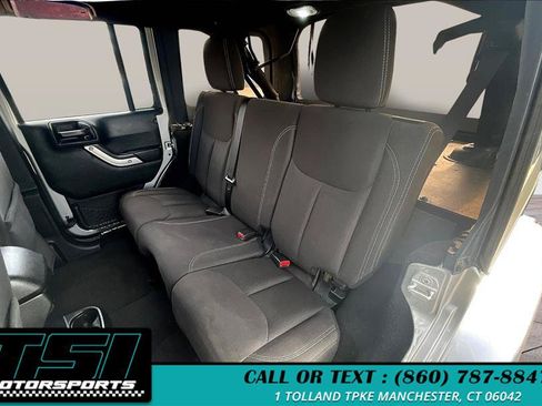 Used 2018 Jeep Wrangler Unlimited Sahara AWD/4WD image 26