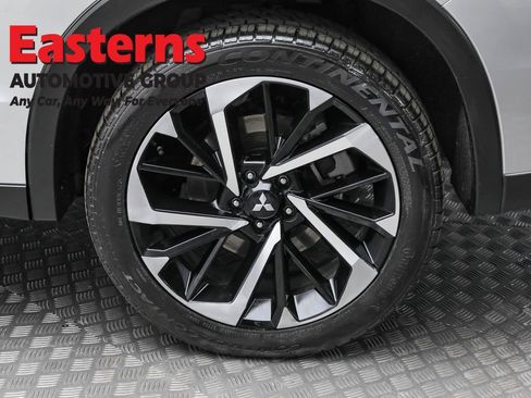 Used 2024 Mitsubishi Outlander SE image 8