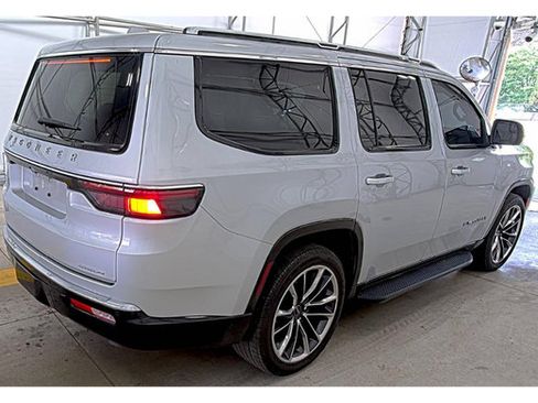 Used 2022 Jeep Wagoneer Series II w/ Convenience Group I AWD/4WD image 3