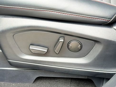 Used 2025 Ford Explorer ST-Line w/ ST-Line Street Pack image 25