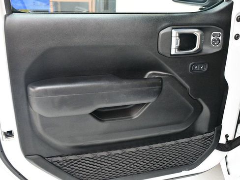 Used 2021 Jeep Wrangler Sport w/ Sun And Sound Package image 24