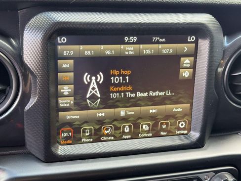 Used 2021 Jeep Wrangler Unlimited Sport image 24