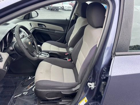 Used 2013 Chevrolet Cruze LS FWD image 15