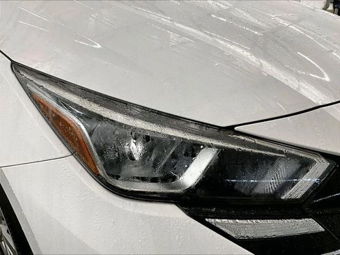 Used 2024 Nissan Versa S w/ Trunk Package image 27