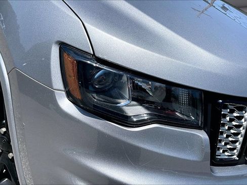 Used 2020 Jeep Grand Cherokee Altitude AWD/4WD image 32